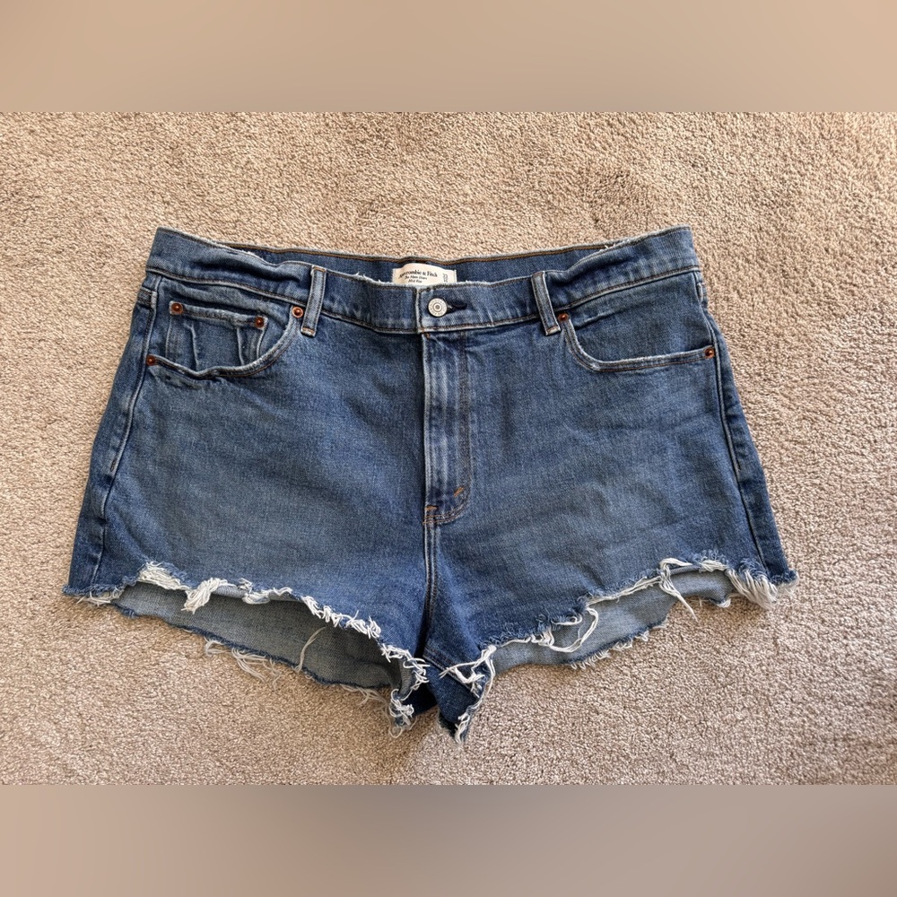 Abercrombie & Fitch Mom Jean shorts 33/16